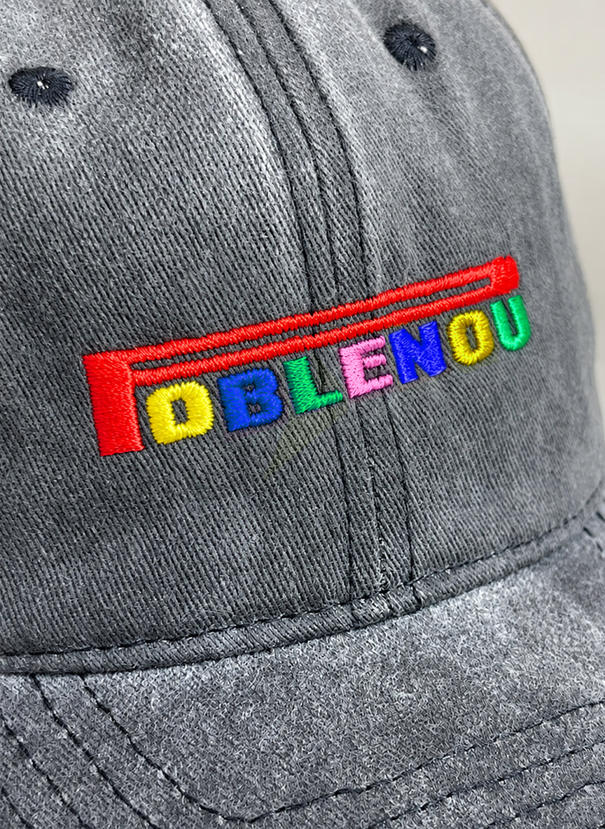 NouHood - Fem Barri Poblenou Gorra - Antracita / Multicolor