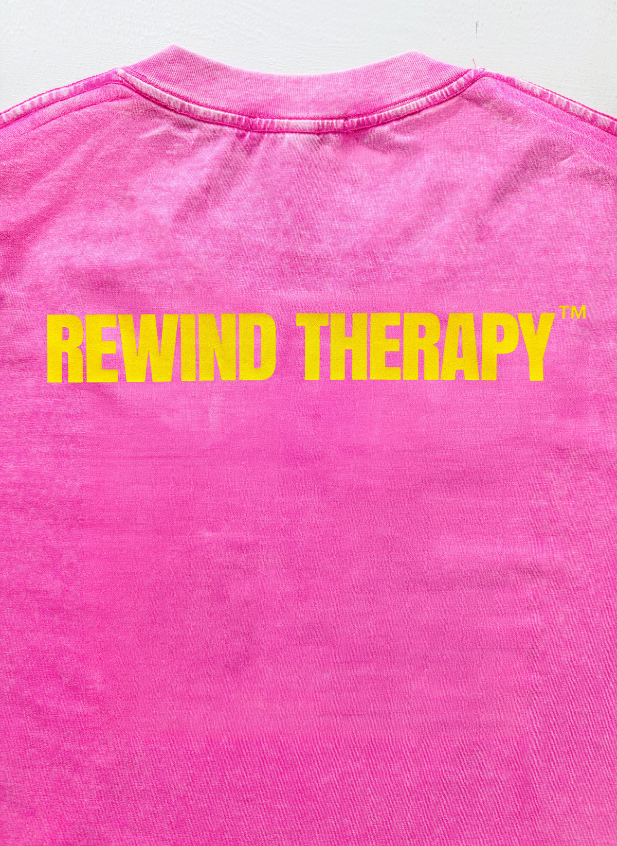Camiseta REWIND THERAPY - Pink Acid
